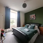 Bed & Breakfast The Ship