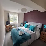 Bed & Breakfast The Ship