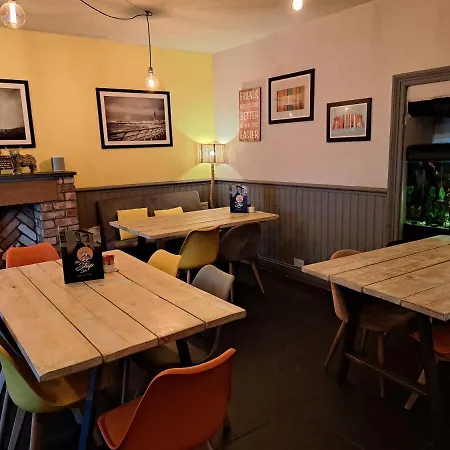 The Ship Nocleg ze śniadaniem