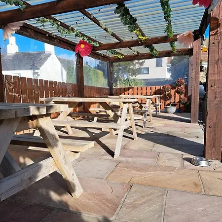 The Ship Nocleg ze śniadaniem 3*