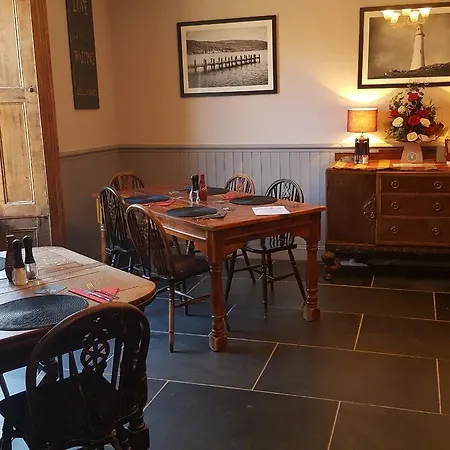 The Ship Bed & Breakfast 3*